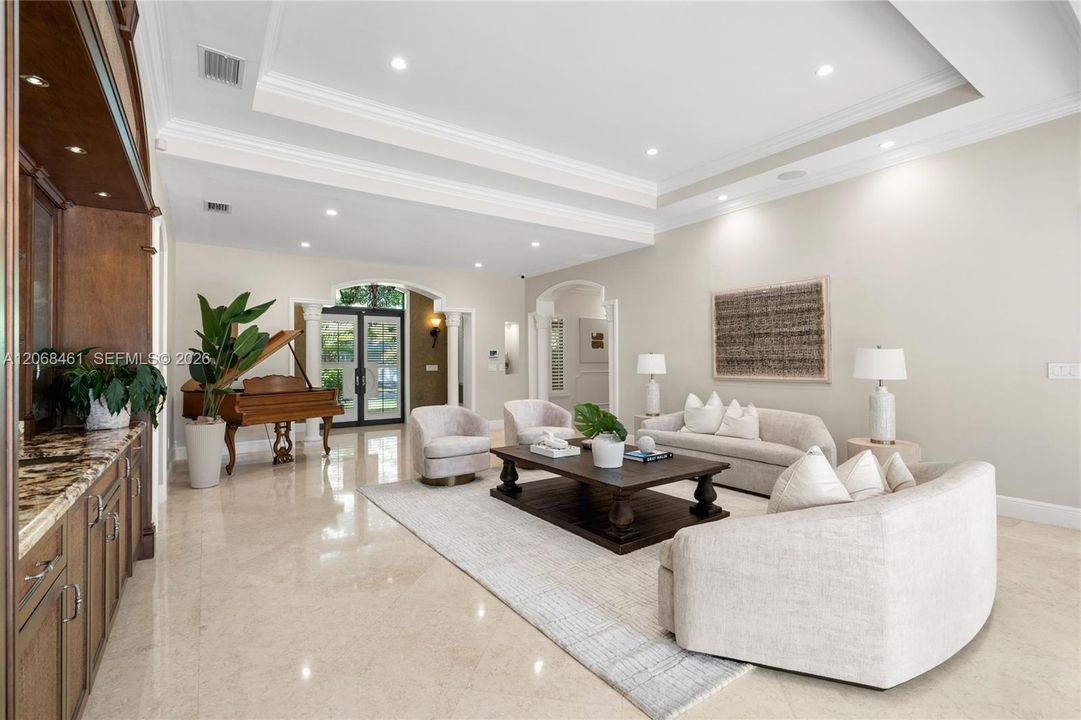 Activo con contrato: $3,350,000 (5 camas, 5 baños, 4562 Pies cuadrados)