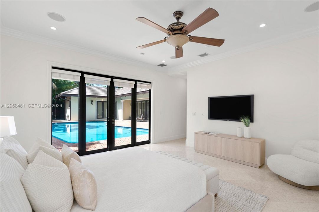 Activo con contrato: $3,350,000 (5 camas, 5 baños, 4562 Pies cuadrados)