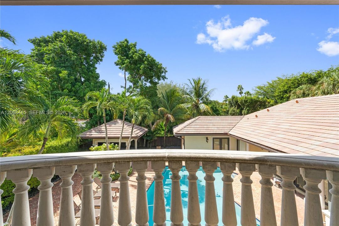 Activo con contrato: $3,350,000 (5 camas, 5 baños, 4562 Pies cuadrados)