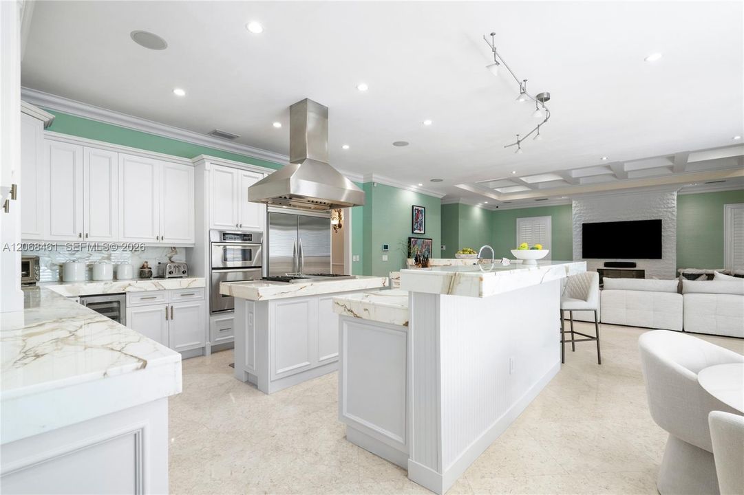 Activo con contrato: $3,350,000 (5 camas, 5 baños, 4562 Pies cuadrados)