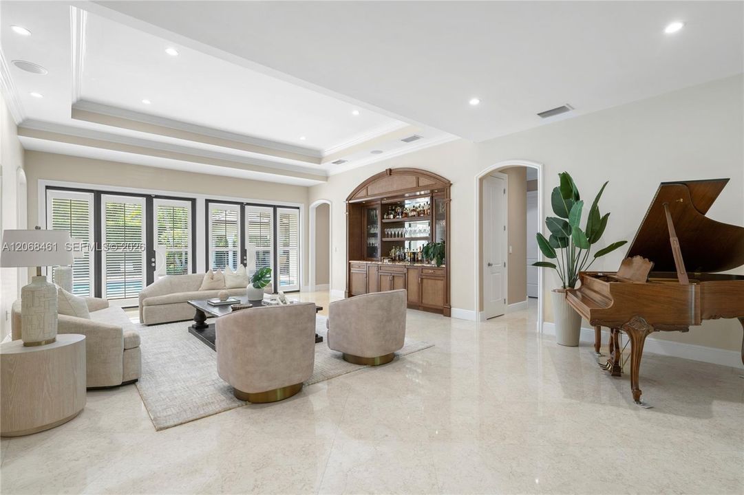 Activo con contrato: $3,350,000 (5 camas, 5 baños, 4562 Pies cuadrados)