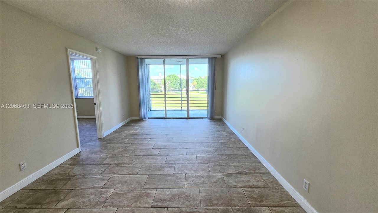 En Venta: $179,990 (2 camas, 2 baños, 970 Pies cuadrados)