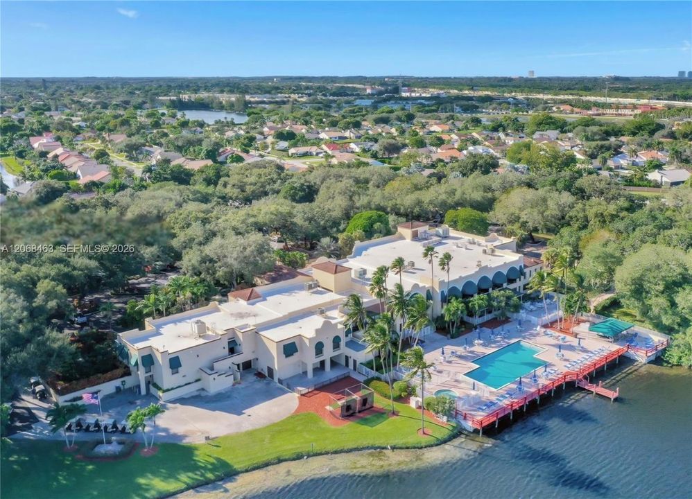 Award Winning Clubhouse, Golf Club, Pool, and Restaurants