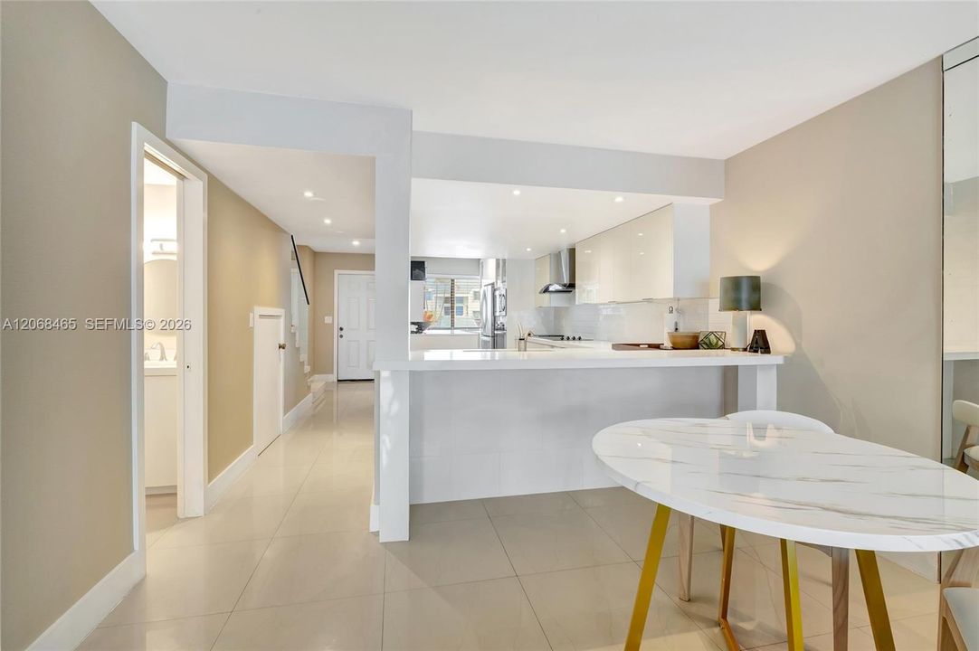 For Rent: $2,900 (2 beds, 2 baths, 1200 Square Feet)