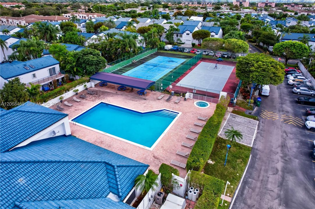 For Rent: $2,900 (2 beds, 2 baths, 1200 Square Feet)