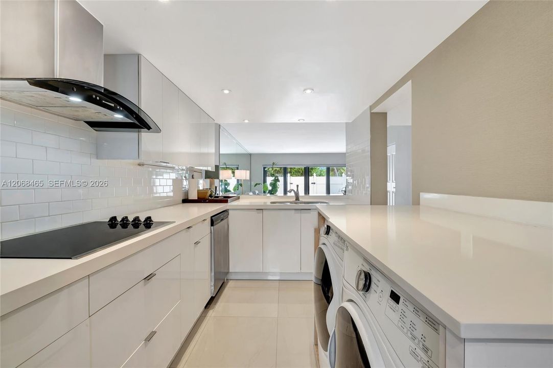 For Rent: $2,900 (2 beds, 2 baths, 1200 Square Feet)