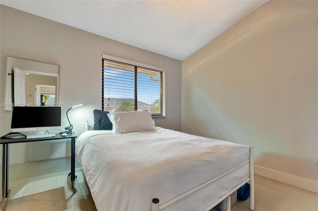 For Rent: $2,900 (2 beds, 2 baths, 1200 Square Feet)