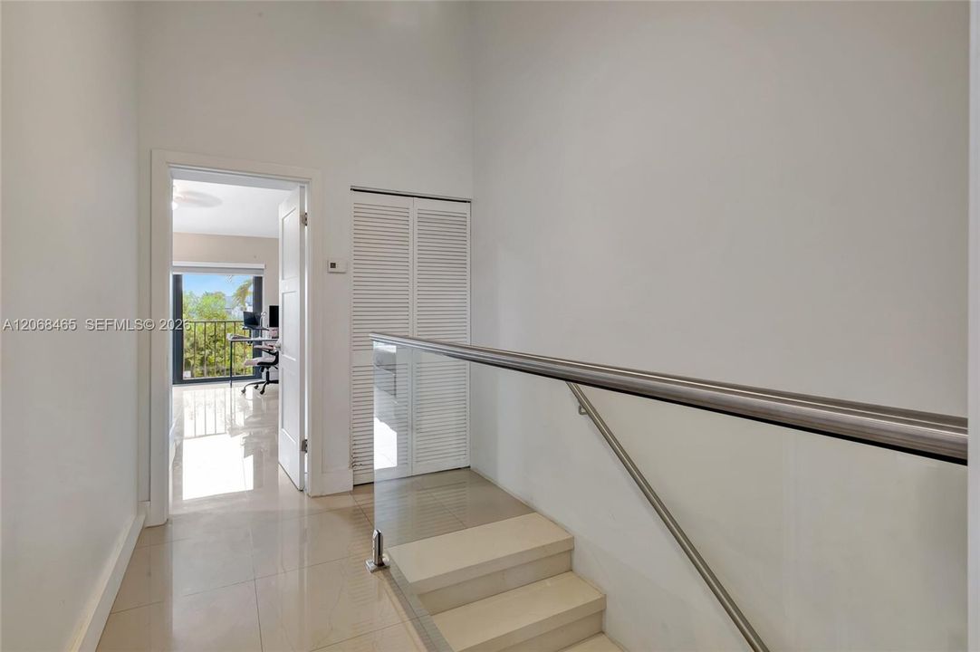 For Rent: $2,900 (2 beds, 2 baths, 1200 Square Feet)