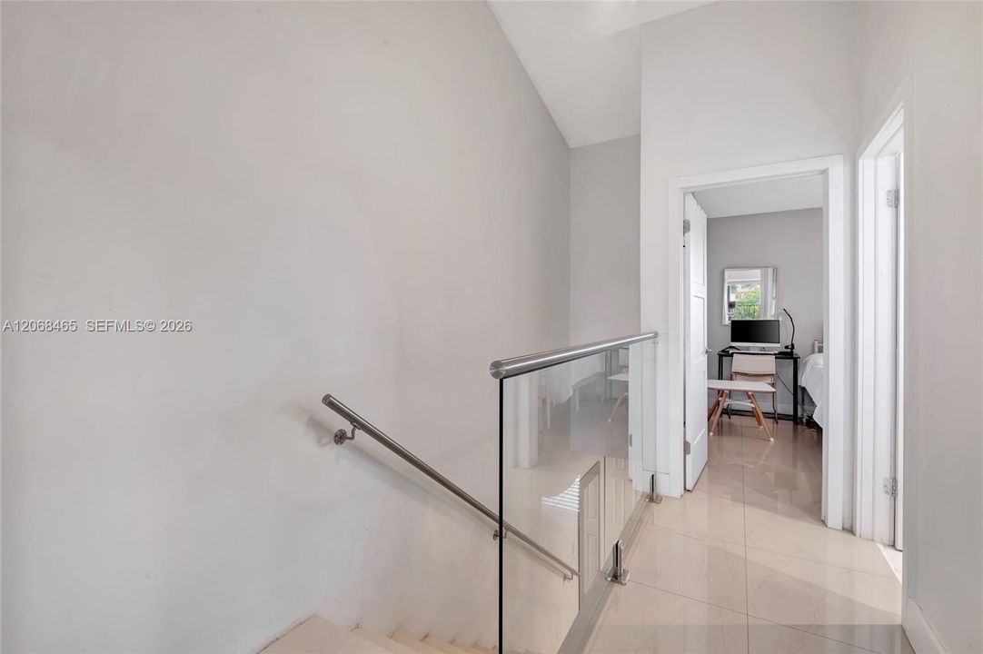 For Rent: $2,900 (2 beds, 2 baths, 1200 Square Feet)