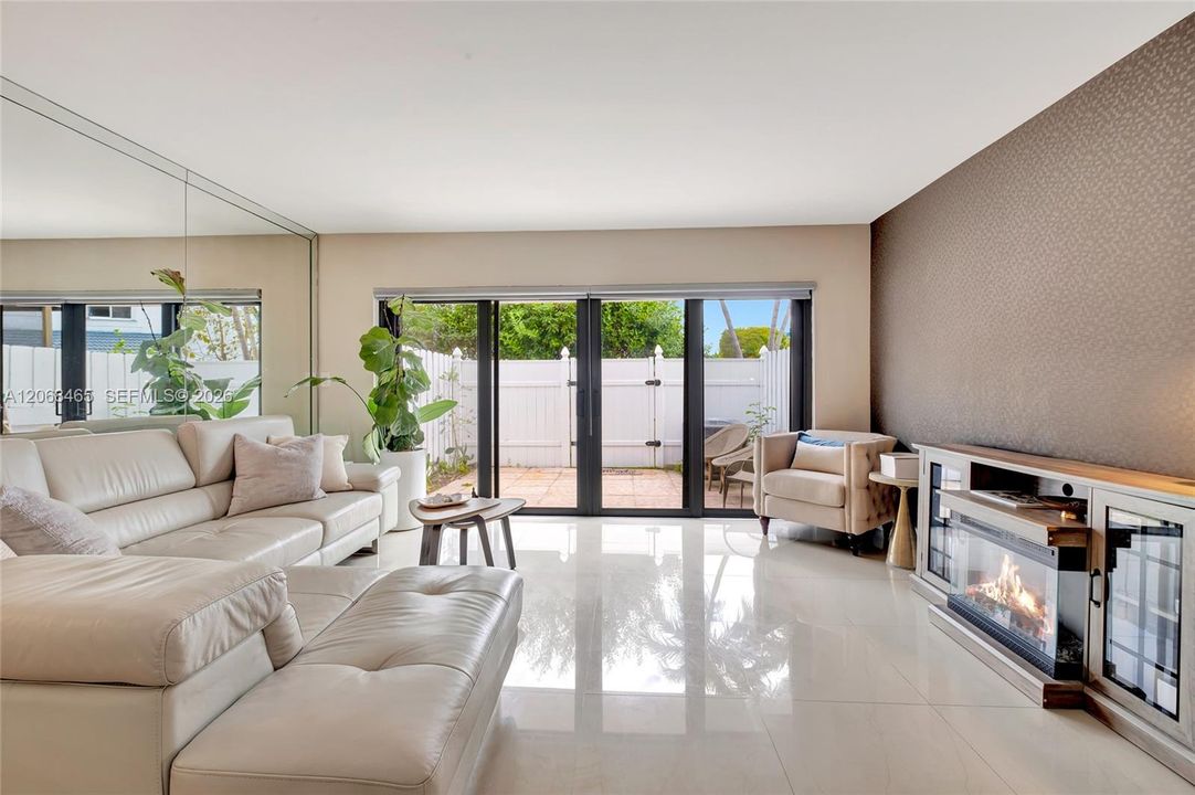 For Rent: $2,900 (2 beds, 2 baths, 1200 Square Feet)