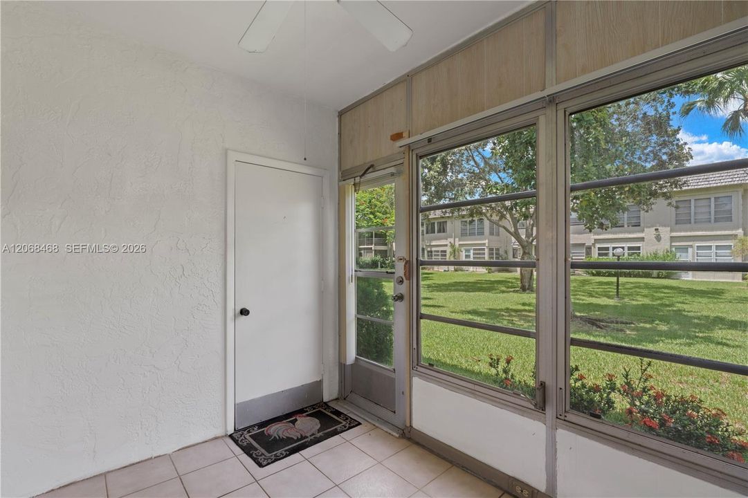 For Sale: $90,000 (1 beds, 1 baths, 680 Square Feet)