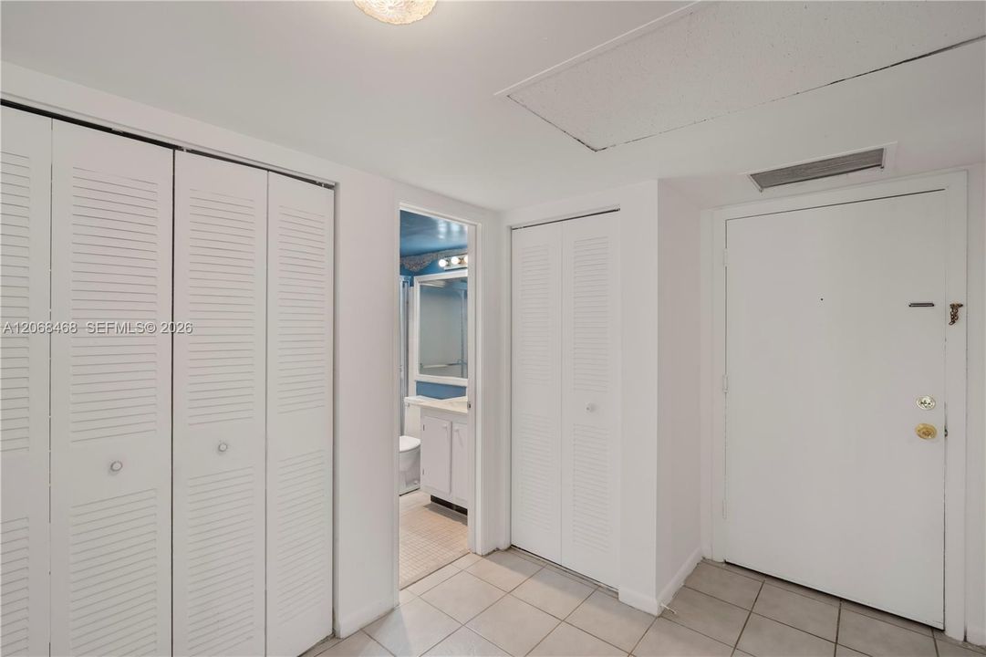 For Sale: $90,000 (1 beds, 1 baths, 680 Square Feet)