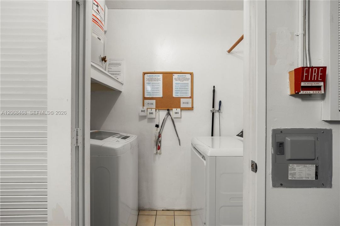 For Sale: $90,000 (1 beds, 1 baths, 680 Square Feet)