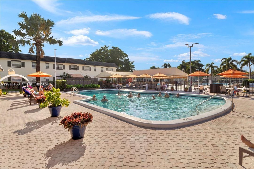 For Sale: $90,000 (1 beds, 1 baths, 680 Square Feet)