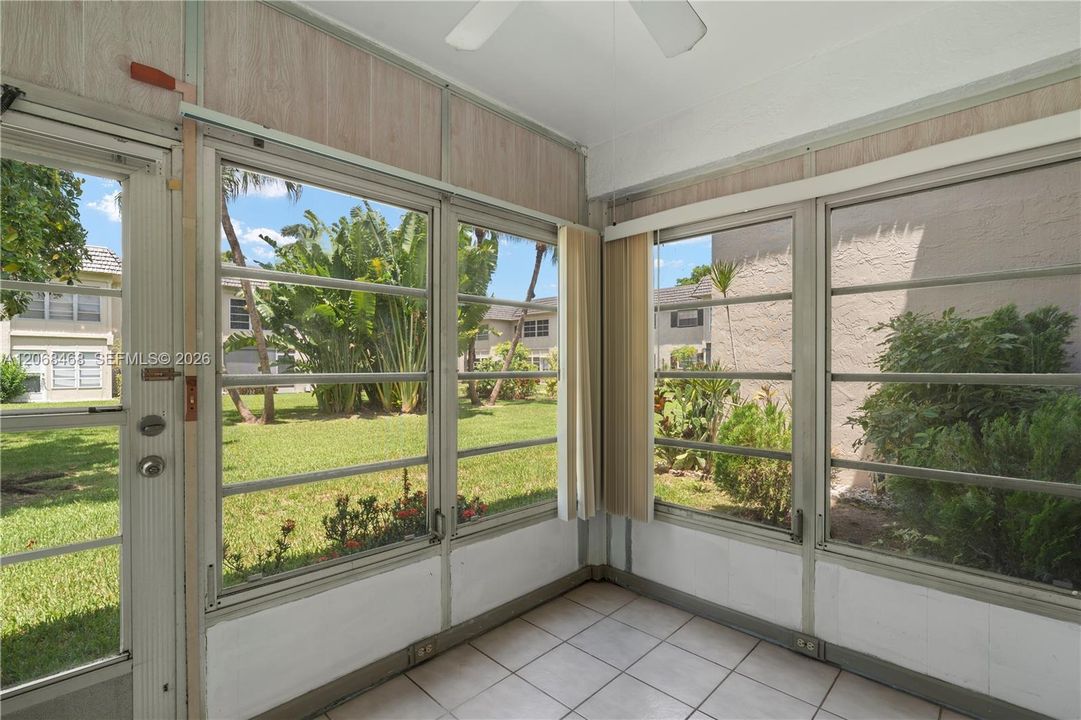 For Sale: $90,000 (1 beds, 1 baths, 680 Square Feet)