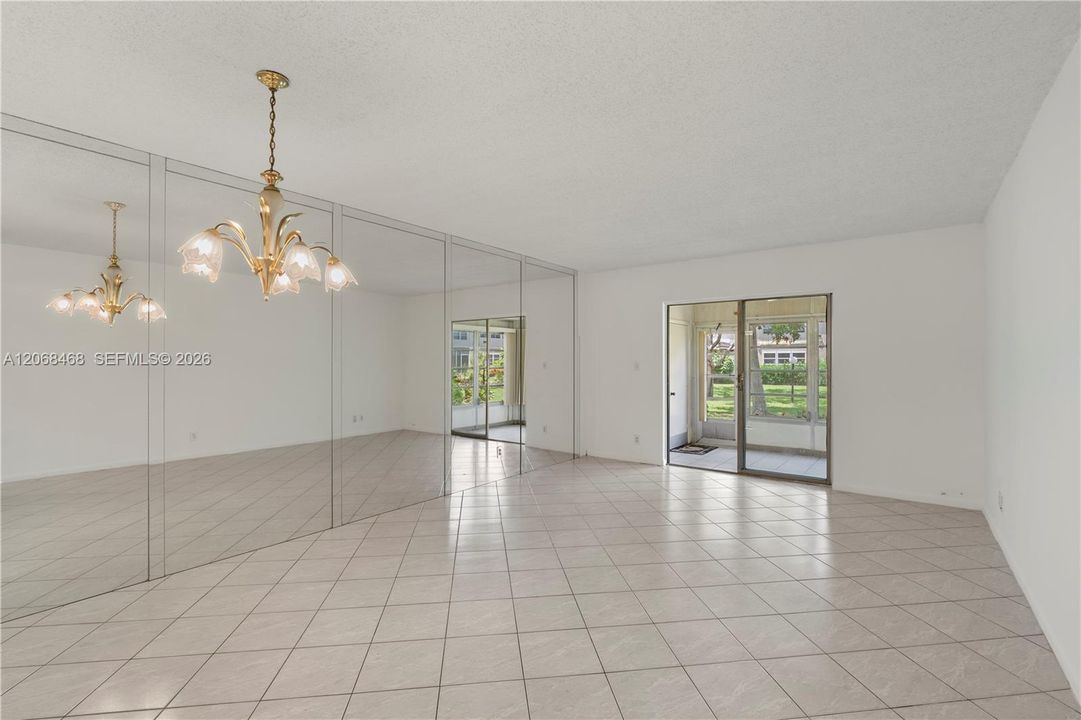 For Sale: $90,000 (1 beds, 1 baths, 680 Square Feet)