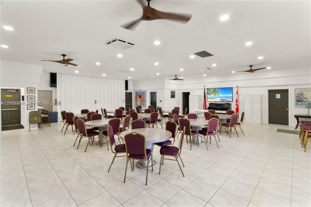 For Sale: $90,000 (1 beds, 1 baths, 680 Square Feet)