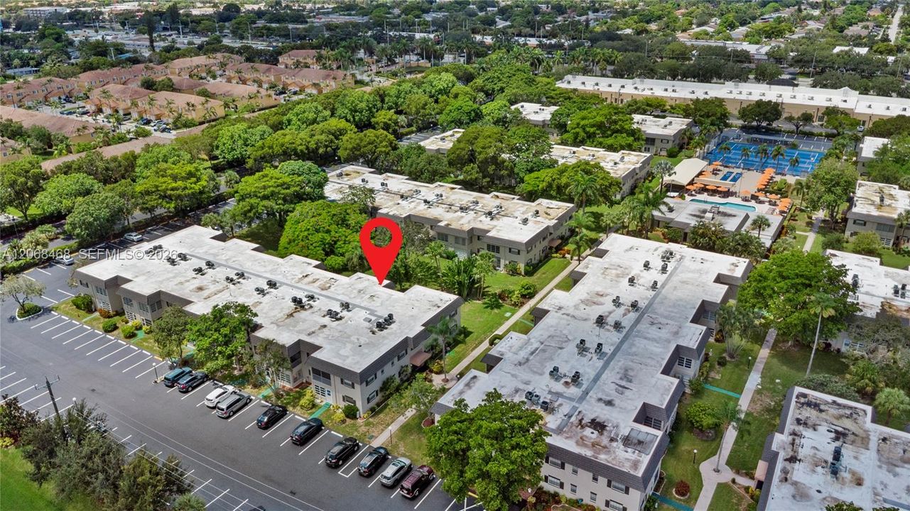 For Sale: $90,000 (1 beds, 1 baths, 680 Square Feet)
