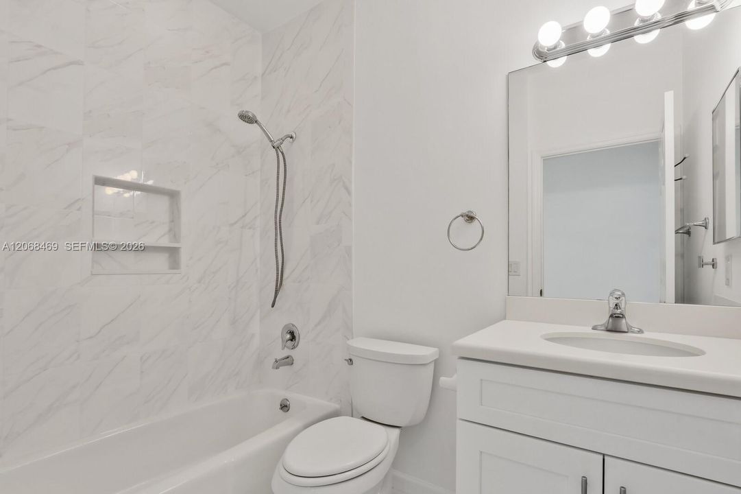 На продажу: $639,000 (3 спален, 2 ванн, 1592 Квадратных фут)