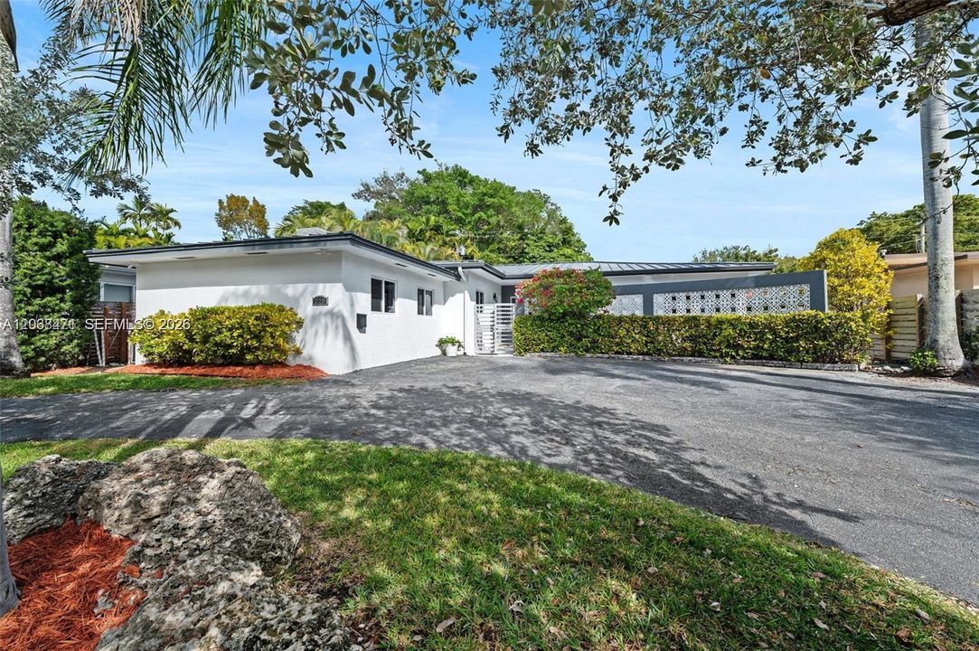 For Rent: $22,000 (4 beds, 3 baths, 2749 Square Feet)