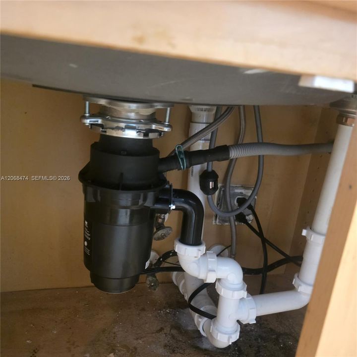 For Rent: $2,900 (3 beds, 2 baths, 1652 Square Feet)