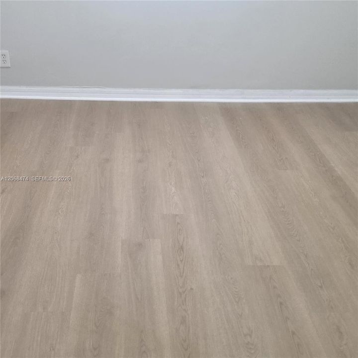 For Rent: $2,900 (3 beds, 2 baths, 1652 Square Feet)
