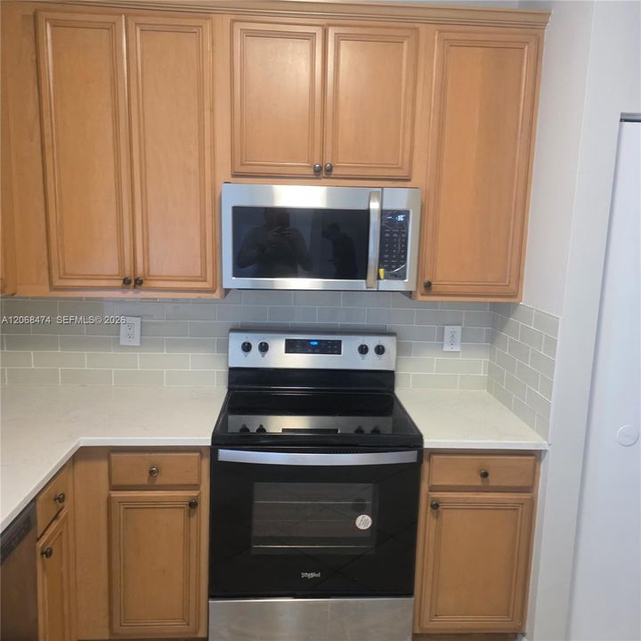 For Rent: $2,900 (3 beds, 2 baths, 1652 Square Feet)