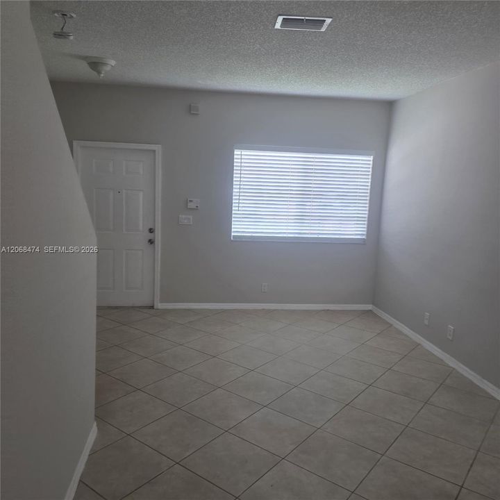 For Rent: $2,900 (3 beds, 2 baths, 1652 Square Feet)