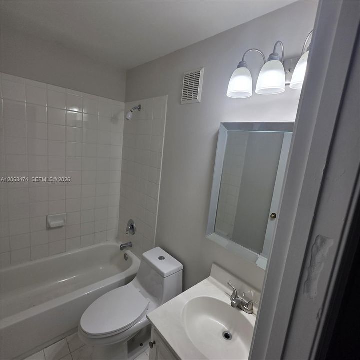 For Rent: $2,900 (3 beds, 2 baths, 1652 Square Feet)