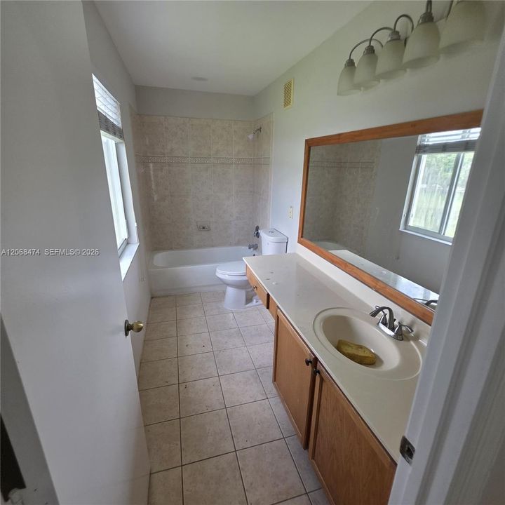 For Rent: $2,900 (3 beds, 2 baths, 1652 Square Feet)