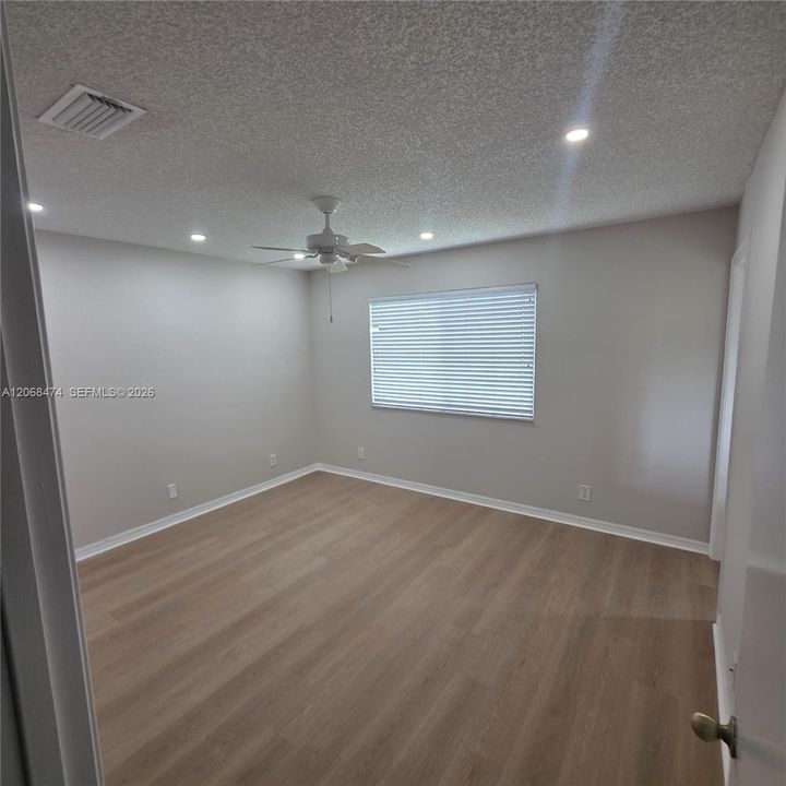 For Rent: $2,900 (3 beds, 2 baths, 1652 Square Feet)
