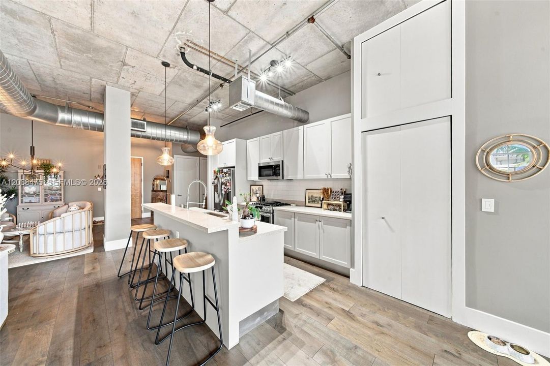 For Sale: $749,900 (2 beds, 2 baths, 1596 Square Feet)
