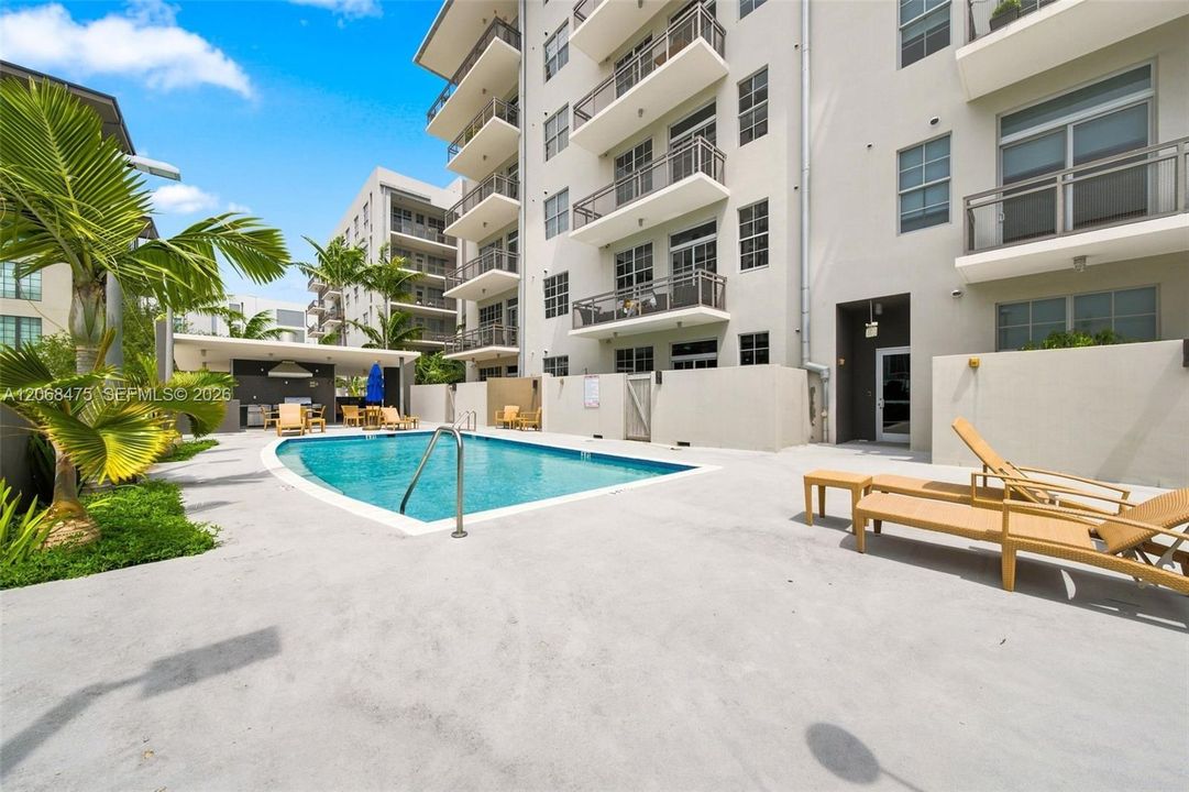 For Sale: $749,900 (2 beds, 2 baths, 1596 Square Feet)