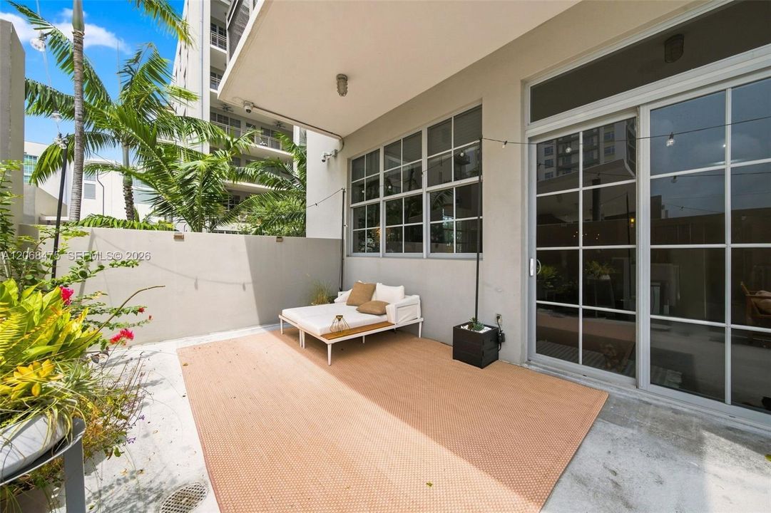 For Sale: $749,900 (2 beds, 2 baths, 1596 Square Feet)