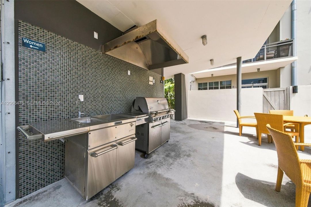 For Sale: $749,900 (2 beds, 2 baths, 1596 Square Feet)