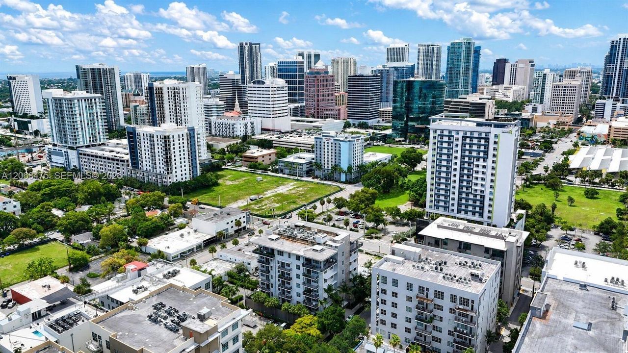 For Sale: $749,900 (2 beds, 2 baths, 1596 Square Feet)