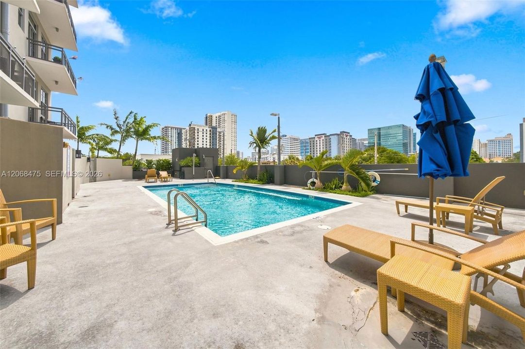 For Sale: $749,900 (2 beds, 2 baths, 1596 Square Feet)