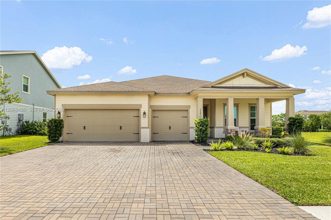 En Venta: $675,000 (4 camas, 3 baños, 2761 Pies cuadrados)