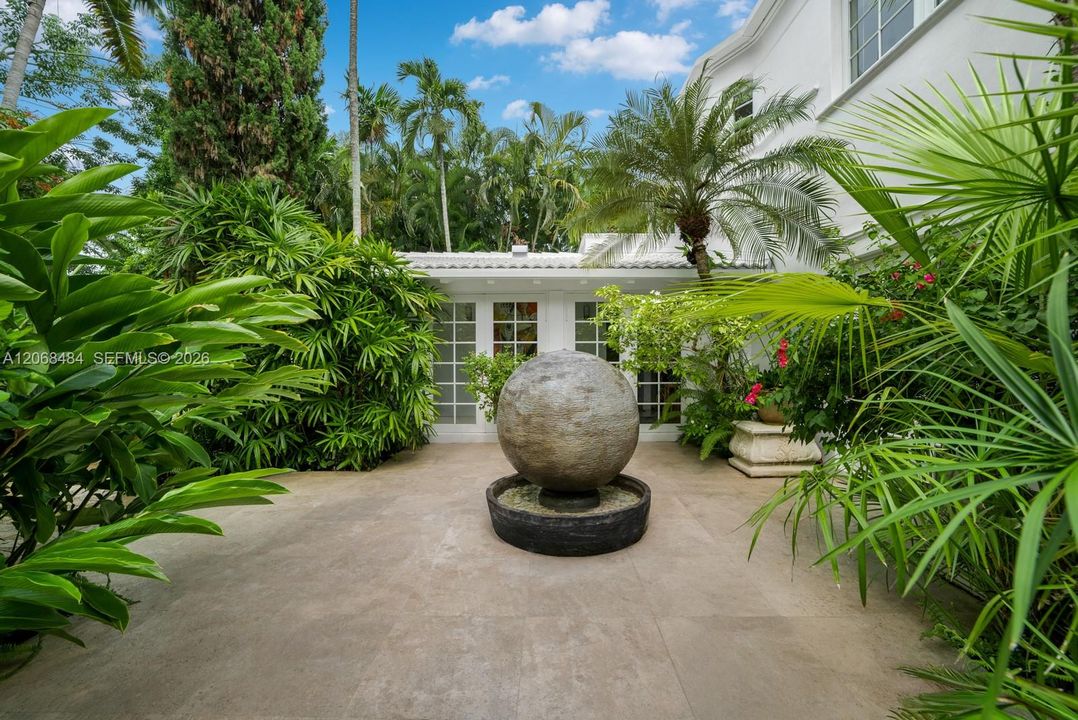 For Sale: $4,450,000 (3 beds, 3 baths, 2481 Square Feet)