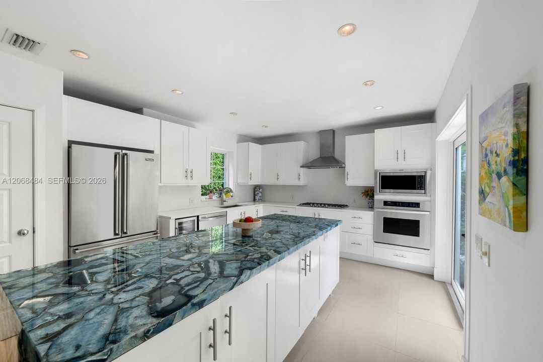 For Sale: $4,450,000 (3 beds, 3 baths, 2481 Square Feet)