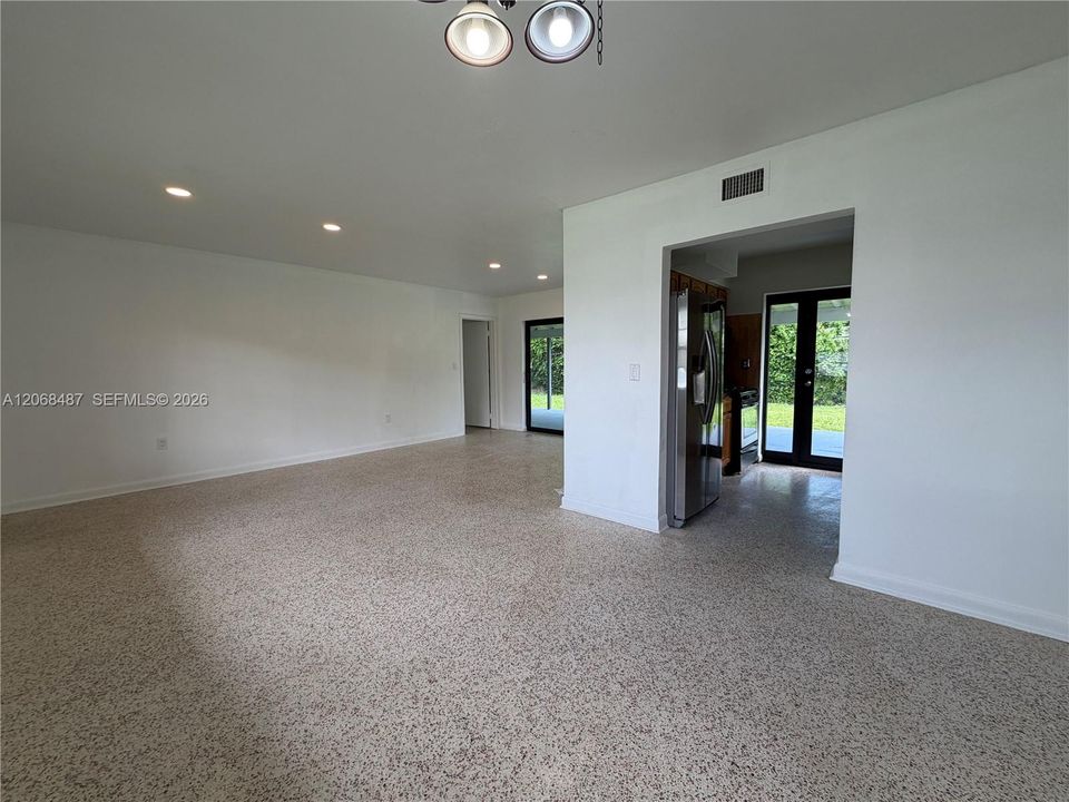 Recently Rented: $3,600 (3 beds, 2 baths, 1202 Square Feet)