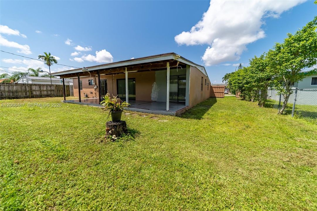 В аренду: $3,900 (3 спален, 2 ванн, 1202 Квадратных фут)