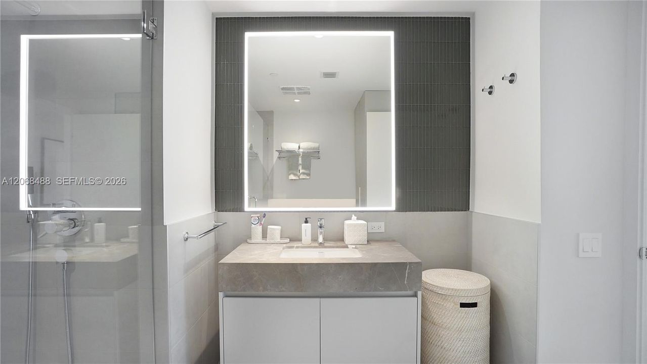 For Sale: $4,695,000 (3 beds, 3 baths, 1969 Square Feet)