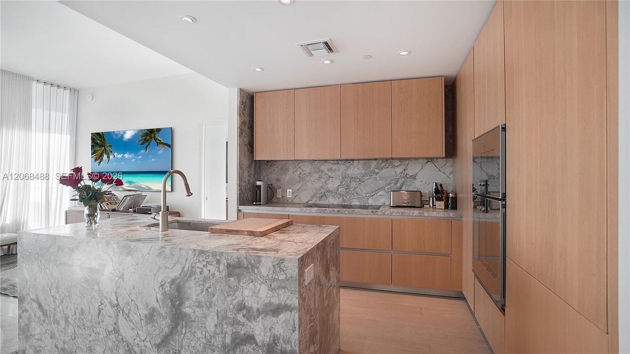 For Sale: $4,695,000 (3 beds, 3 baths, 1969 Square Feet)