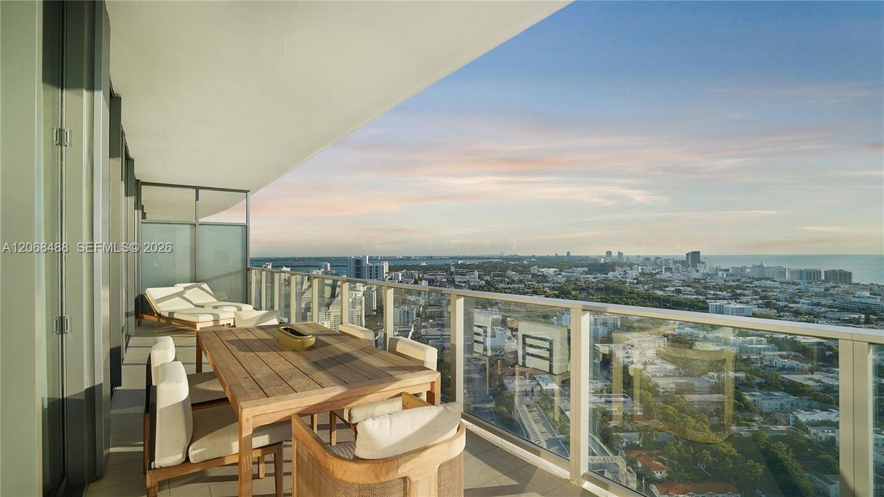For Sale: $4,695,000 (3 beds, 3 baths, 1969 Square Feet)