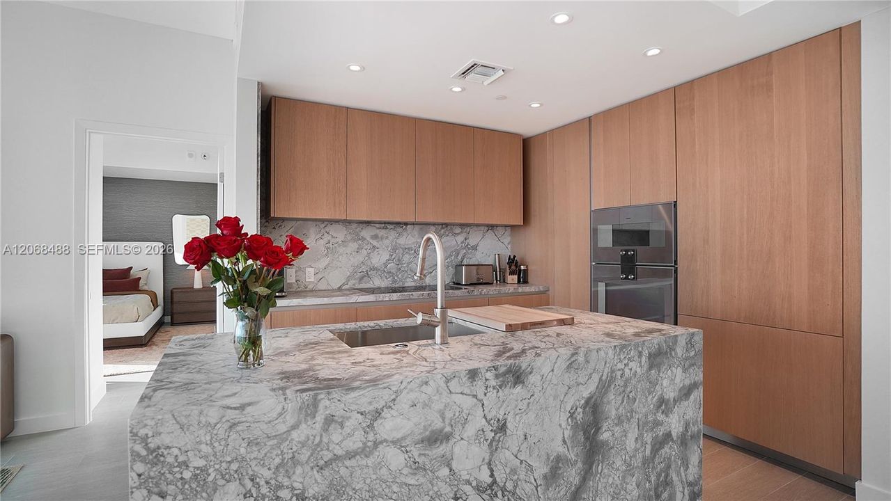 For Sale: $4,695,000 (3 beds, 3 baths, 1969 Square Feet)