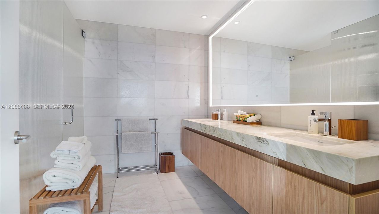 For Sale: $4,695,000 (3 beds, 3 baths, 1969 Square Feet)