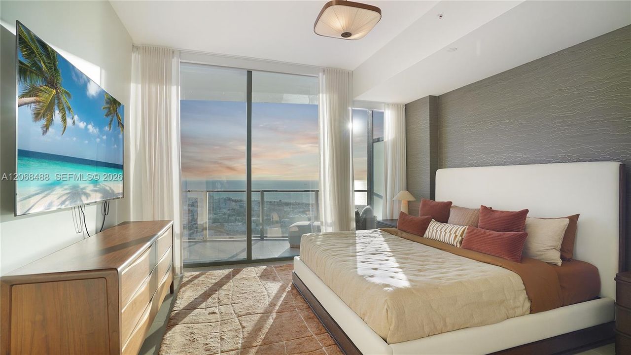 For Sale: $4,695,000 (3 beds, 3 baths, 1969 Square Feet)