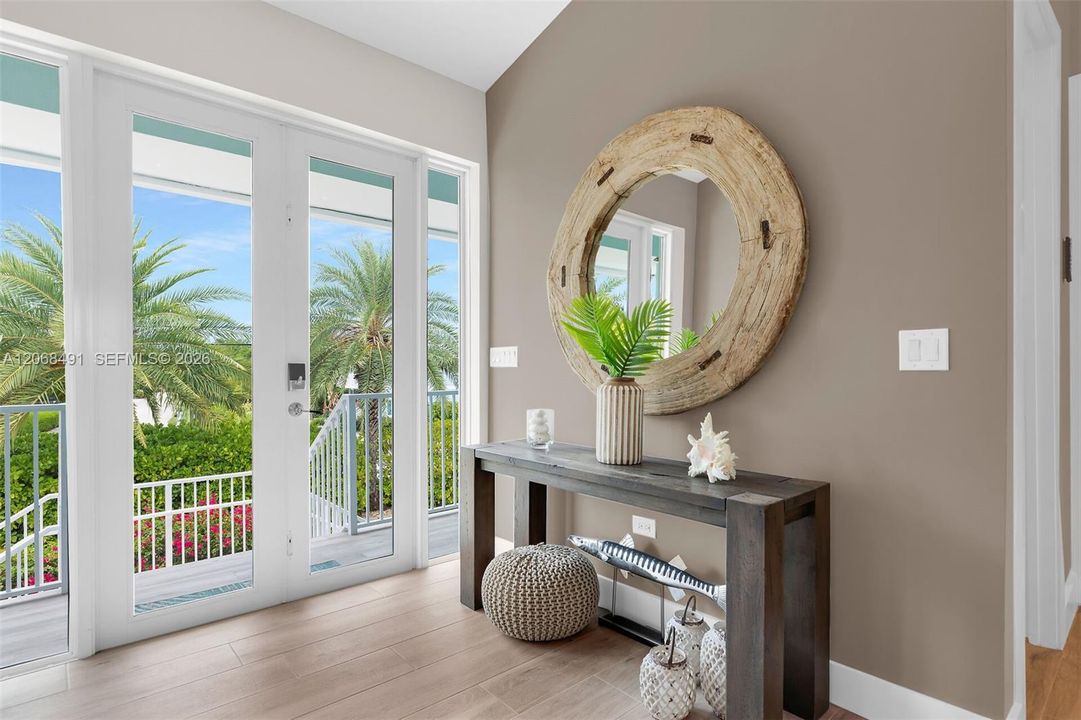For Sale: $1,975,000 (3 beds, 2 baths, 1761 Square Feet)