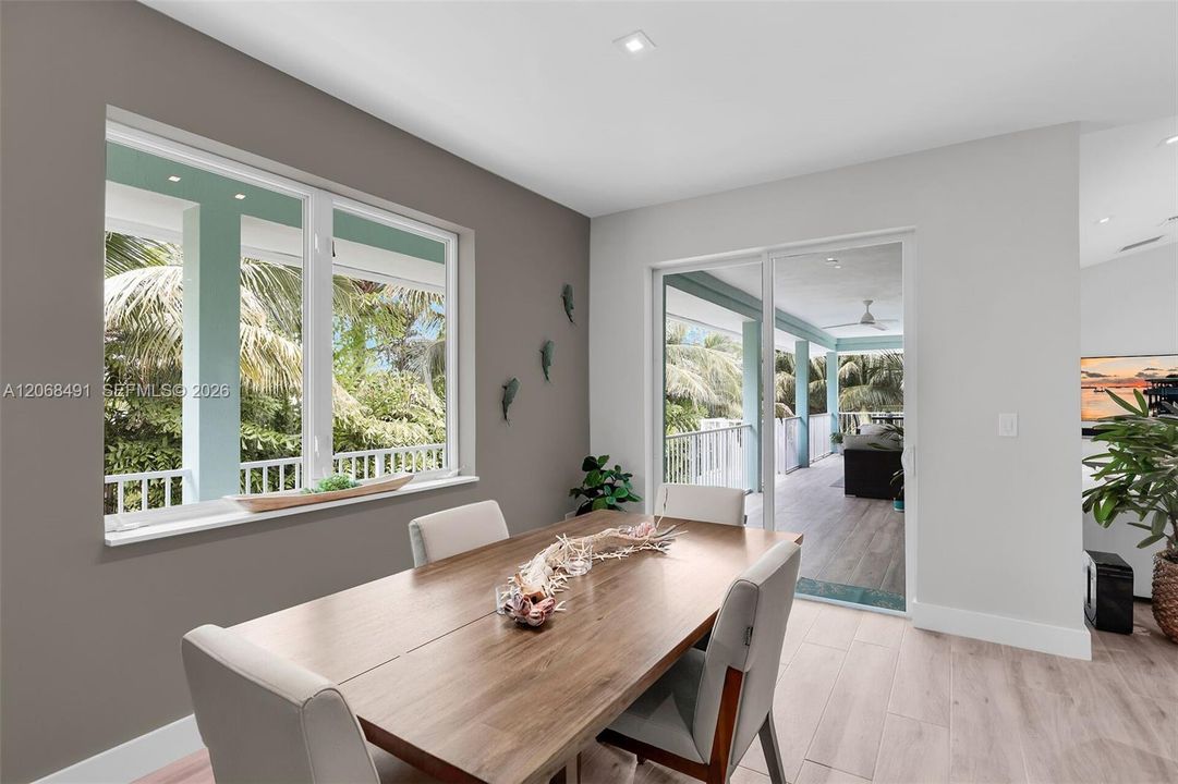 For Sale: $1,975,000 (3 beds, 2 baths, 1761 Square Feet)